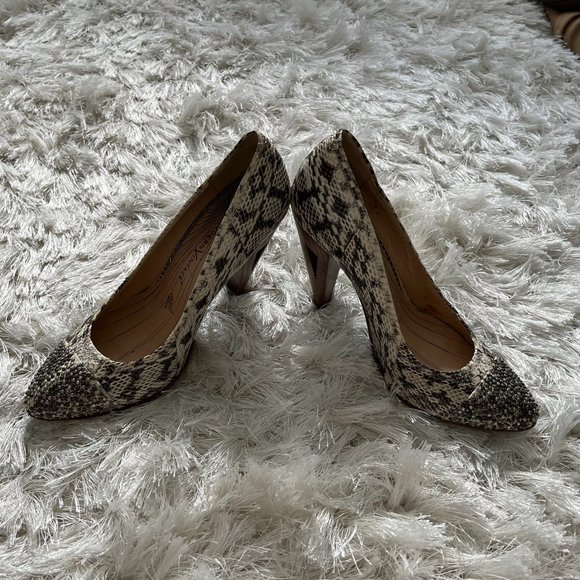 Modern Vintage "Raphie" Sz 8 Leather Heels - Picture 10 of 10